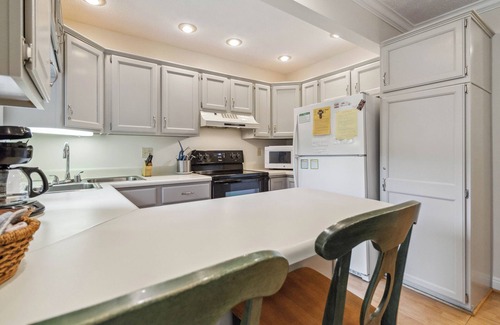 Sloans Valley Condo | Welcome to Family Lake Time – Your Waterfront Condo!