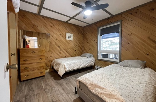 Northfield Cottage | Welcome to fishing paradise, located on formerly Whitefish Lodge in Gracefield