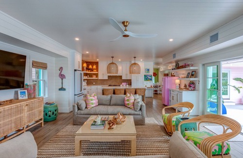 Hope Town Villa | Welcome to Flamingo Villa: Your Luxurious Retreat on Hope Town Harbourfront