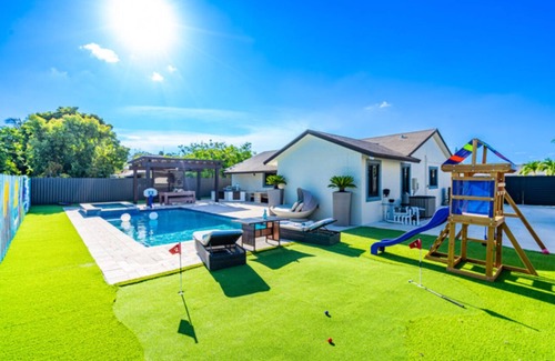 West Perrine House | Welcome to FORGET~ME~NOT VILLA , a sanctuary to unwind in a heated pool.