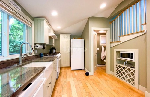 Peaks Island House | Welcome to Happy Place on Peaks Island