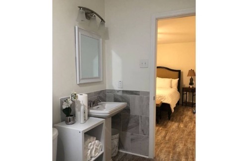 Mobile House | Welcome to Helen’s Hideaway