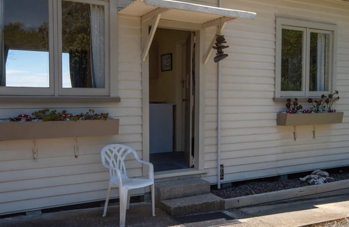 Tasman Cabin | Welcome to Helme Holiday Middle Bach, your secluded kiwi sanctuary