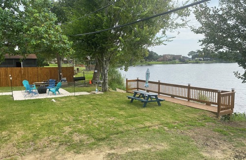Port Arthur House | “Welcome to “Her LakeHouse”