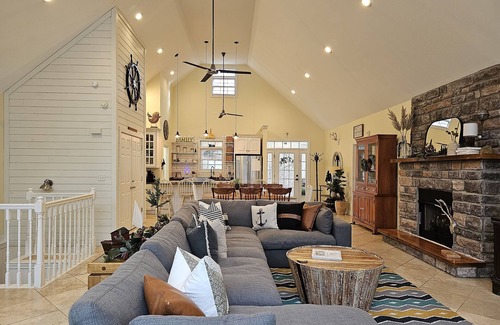 Sloans Valley House | Welcome to Hidden Haven – A Spacious Lakeside Retreat