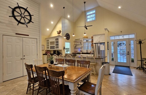 Sloans Valley House | Welcome to Hidden Haven – A Spacious Lakeside Retreat