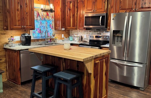 Mineola House | Welcome to Jackson Hole A Charming 1-bedroom house in Historic Mineola.