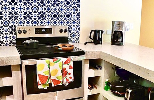 Samara House | Welcome to Jingle Jangle Jungle - Casa Izquierda - Steps to town and beaches
