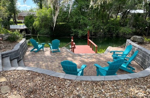 Dunnellon House | Welcome to Let's Flamingle, located directly on Blue Cove just off of Rainbow River