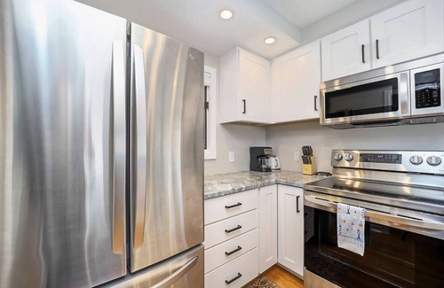 Petoskey Condo | Welcome to Little Traverse Bay View, where the amenities are endless