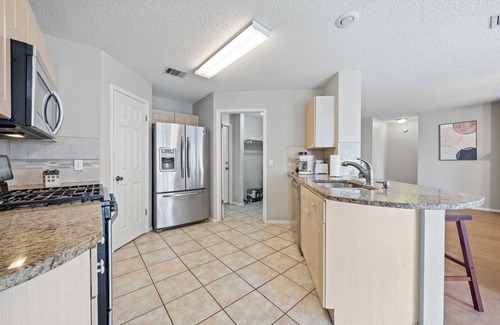Cat Hollow House | Welcome to Luckenwald Cove Retreat-Your Home Away from Home in Round Rock #42135