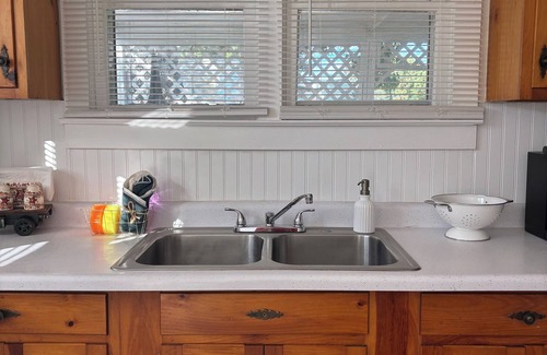 Lynn Garden House | Welcome to Mini Meadows, a cozy two bedroom home in the country