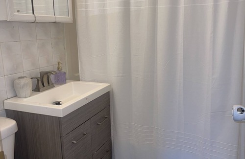 Brooklyn Park House | Welcome to Miracle House, a family friendly home away from home.