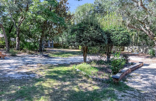Navarre House | Welcome to Mossy Cove!
