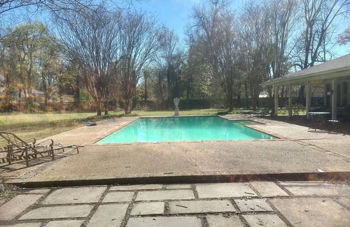Clarksdale Cottage | Welcome to OG, the premier guesthouse in Clarksdale. One mile from the jukes!