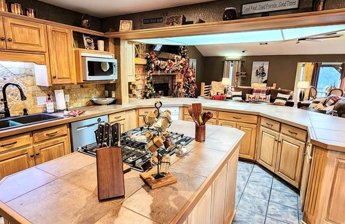 Royal House | Welcome to Old Bear Creek