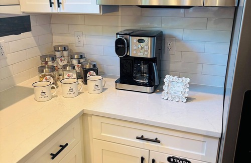 Dandridge House | Welcome to Orange On Main a brand new 3-bed 3 bath house in Dandridge TN