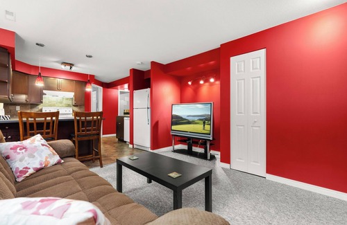 Upper Ten Oaks House | Welcome to our beautiful basement suite in East Abbotsford.