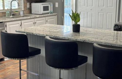 Hendersonville House | Welcome to our charming Hendersonville getaway, where convenience meets comfort!