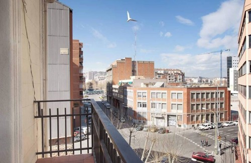El Parc i la Llacuna del Poblenou Apartment | Welcome to our cozy apartment in Poblenou! You will love it because it's location, close to all the main interesting places in Barcelona and at the same time, away from the noise of the city.
