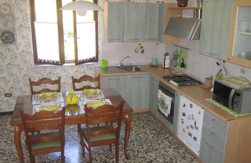 Beverino House | Welcome to our French-speaking friends at "La Collina del Moro"