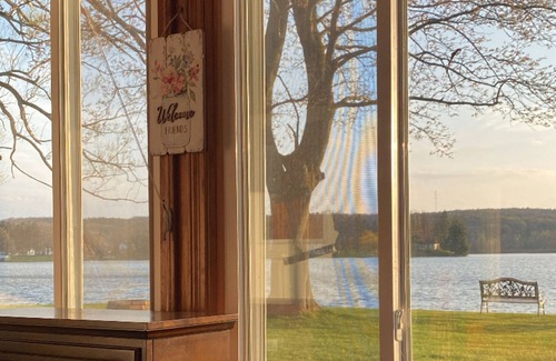 Lily Dale House | Welcome to our inviting all-season Lakefront Retreat near Lily Dale and Fredonia