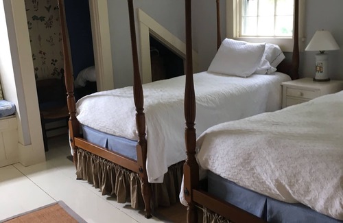 Edgartown House | Welcome to our quiet side street.A 3 Min. Walk to Downtown