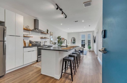 Urbandale Nations Apartment | Welcome to our stylish and spacious apartment near the Nations