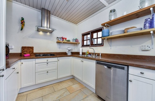 Shiribana Villa | Welcome to our vacation villa in Noord, an oasis of relaxation nestled in nature.