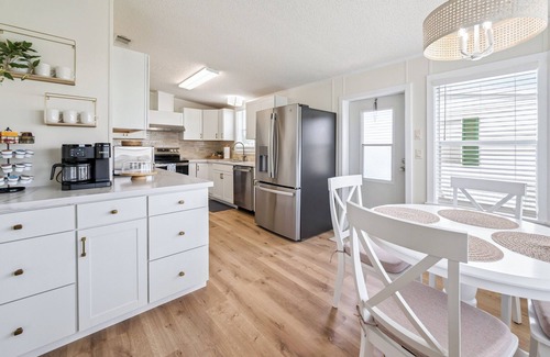 Welaka House | Welcome to paradise at Paradise Cove!