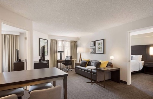 Reno/Tahoe Airport Hotel | Welcome to Paradise! Unit w/Full Kitchen, Near Fleischmann Planetarium