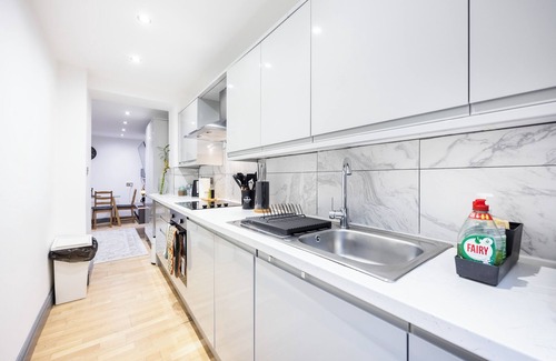Hammersmith and Fulham Apartment | Welcome to Plotseeker’s Modern 3BR Homey Flat Heart of Hammersmith