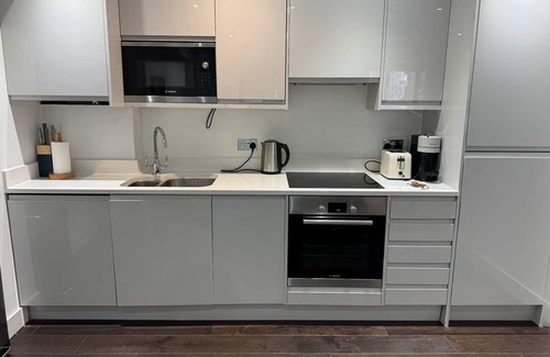 Fulham Broadway Apartment | Welcome to Plotseeker’s Perfect London Old Brompton Apartment
