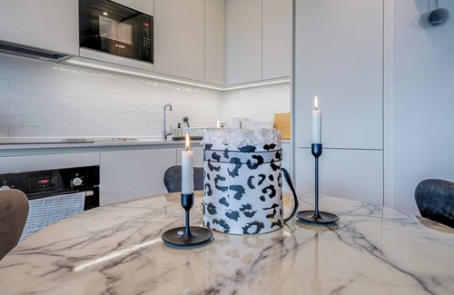 Alperton Apartment | Welcome to Plotseeker’s Modern 2-bedroom flat in Wembley, just minutes from Wembley Stadium and with direct access to Central London and Heathrow. Ideal for families, couples, and business travelers.