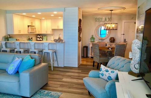 Pensacola Beach Condo | Welcome to Pura Vida: Top-Floor Views of the Beach & Ocean Breeze.