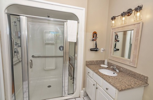 Bald Head Island Bed & Breakfast | Welcome to Royal Palm Suite at The Marsh Harbour Inn Bed and Breakfast