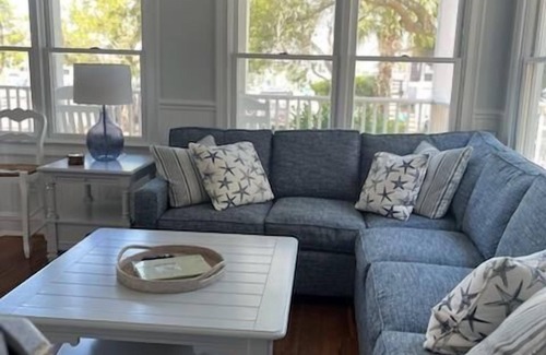 Bald Head Island Bed & Breakfast | Welcome to Royal Palm Suite at The Marsh Harbour Inn Bed and Breakfast