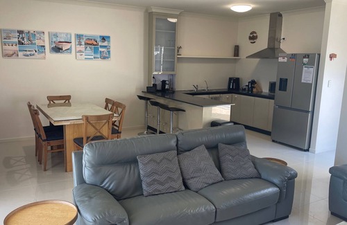 Jurien Bay House | Welcome to Sandpiper Escape (Unit 47 Seafront Estate), located within a stunning complex right in th