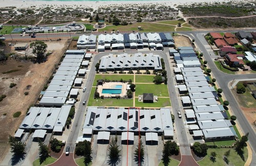 Jurien Bay House | Welcome to Sandpiper Escape (Unit 47 Seafront Estate), located within a stunning complex right in th