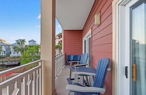 Waterside Village Condo | Welcome to SandyShells, a charming condo in the heart of Waterside Village in Mexico Beach, FL