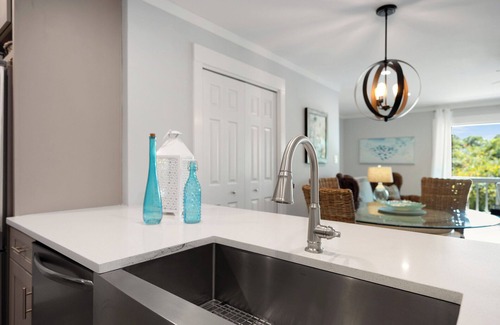 Cassine Village House | Welcome to Sea Ya-2 bedroom, bikes, community pool