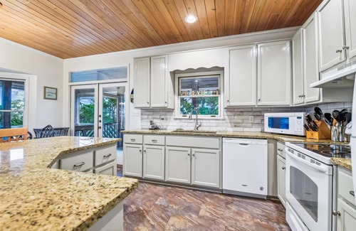 Plantation House | Welcome to Sun Treader!