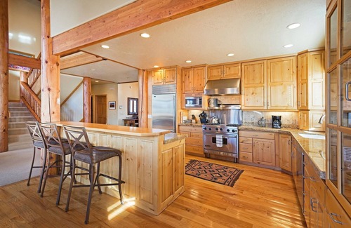 Park Meadows House | Welcome to the Bees Together Lodge