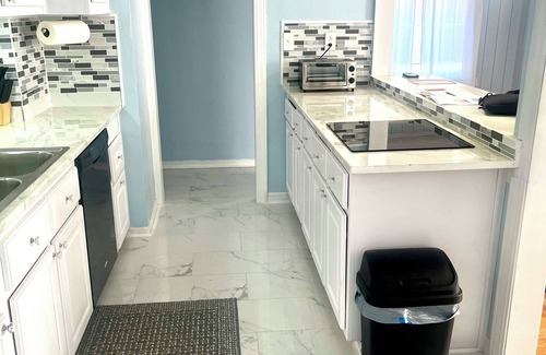 Arlington House | Welcome to The Charming Jacksonvilla 2-bedroom house great location!
