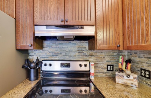Hamlin House | Welcome to The Chalet Getaway in the Hideout!