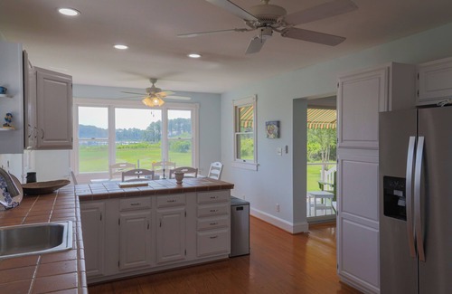 White Stone House | Welcome to The Cove - a spacious 6-bedroom house located in charming White Stone