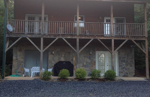 Purlear Cabin | Welcome to the Cozy Moose Cabin- a Romantic Getaway in the High Country! No Pets