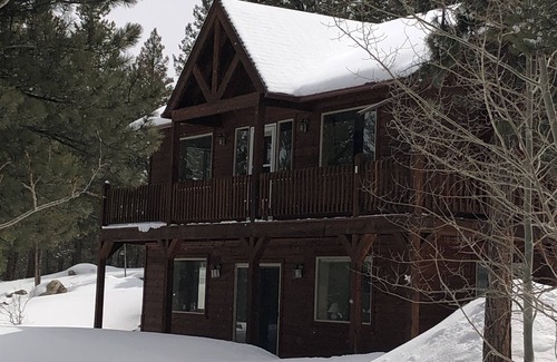 Buena Vista House | Welcome to the forest! Peace and quiet are at your doorway.