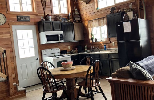 Vernon County Cabin | Welcome to The Fox Farm cabin