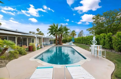 Vista Norte House | Welcome to the Gilded Monkey House!